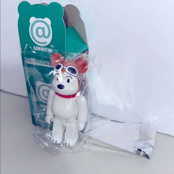 SNOOPY RARE 100% Bearbrick Series 24 White and Orange Figure
